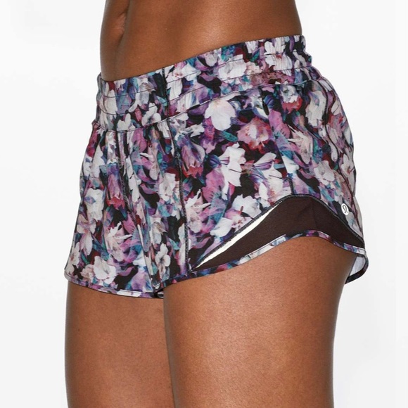 Lululemon Hotty Hot Short - Picture 2 of 4